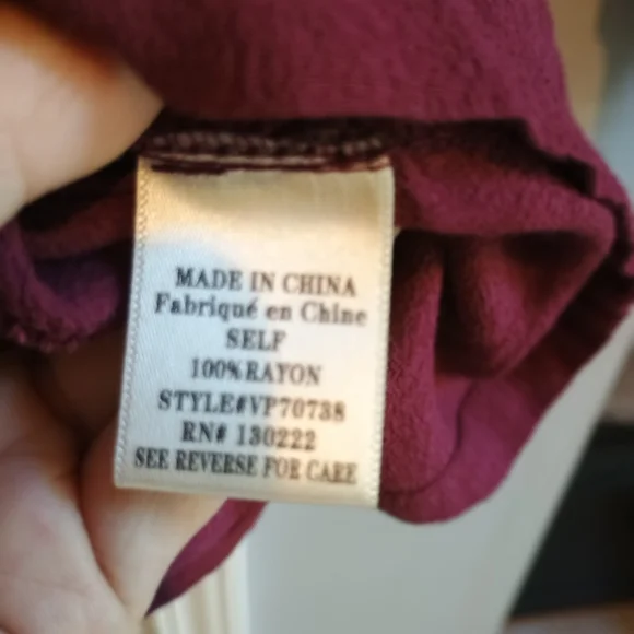 Very J Burgundy Romper M Long Sleeve Zip‎ Back Pockets Pleated Rayon Playsuit - Picture 13 of 14